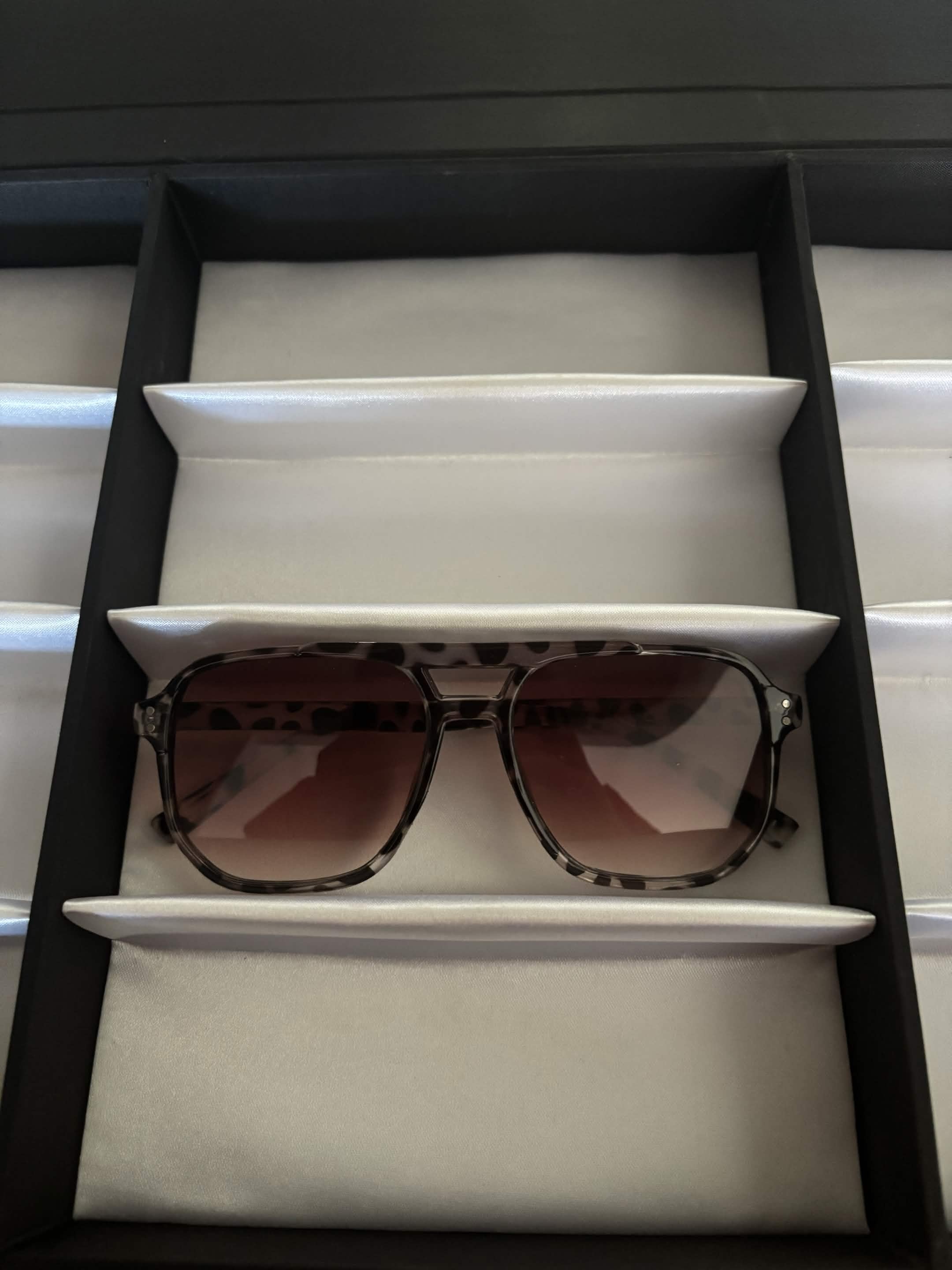 key hole sunglasses